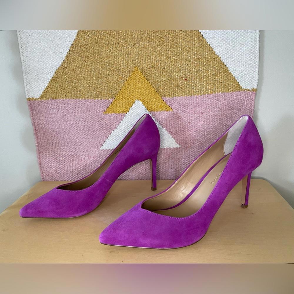 NWOT- Banana Republic- Suede Madison 12-hour Pump in Fuchsia- Women's 8